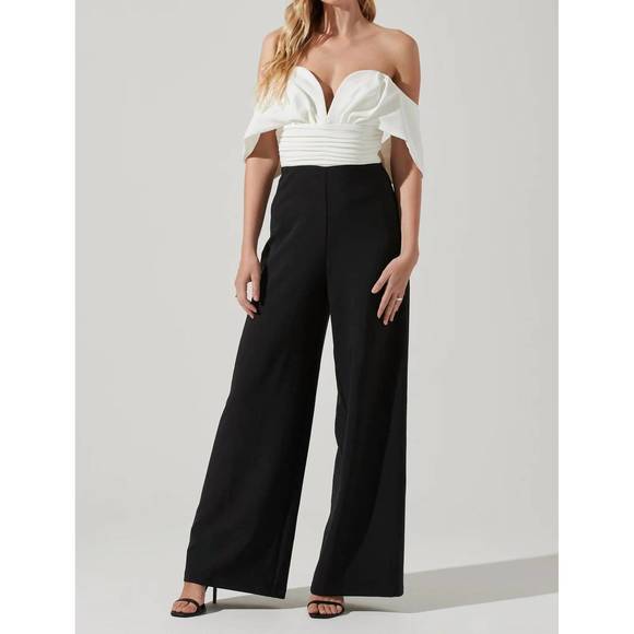 NEW ASTR betania wide leg jumpsuit in black - Picture 1 of 5